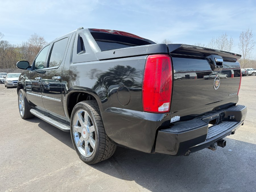 2013 Cadillac Escalade EXT AWD 4dr Luxury, available for sale in Ortonville, Michigan | Marsh Auto Sales LLC. Ortonville, Michigan 2013 Cadillac Escalade EXT AWD 4dr Luxury, available for sale in Ortonville, Michigan | Marsh Auto Sales LLC. Ortonville, Michigan