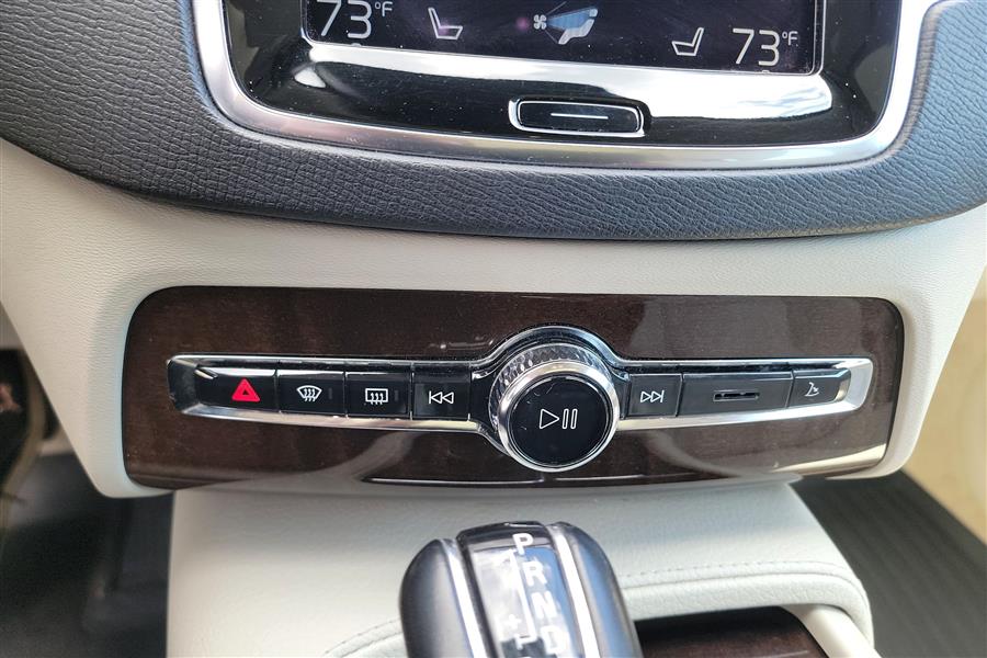 2016 Volvo XC90 AWD 4dr T6 Momentum, available for sale in Lindenhurst, New York | Power Motor Group. Lindenhurst, New York 2016 Volvo XC90 AWD 4dr T6 Momentum, available for sale in Lindenhurst, New York | Power Motor Group. Lindenhurst, New York
