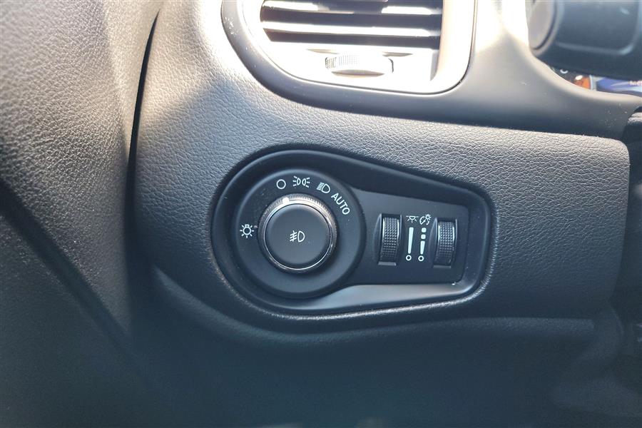 2017 Jeep Renegade Limited 4x4, available for sale in Lindenhurst, New York | Power Motor Group. Lindenhurst, New York 2017 Jeep Renegade Limited 4x4, available for sale in Lindenhurst, New York | Power Motor Group. Lindenhurst, New York