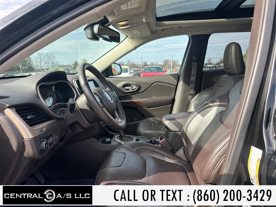 2017 Jeep Cherokee Trailhawk L Plus 4x4, available for sale in East Windsor, Connecticut | Central A/S LLC. East Windsor, Connecticut 2017 Jeep Cherokee Trailhawk L Plus 4x4, available for sale in East Windsor, Connecticut | Central A/S LLC. East Windsor, Connecticut