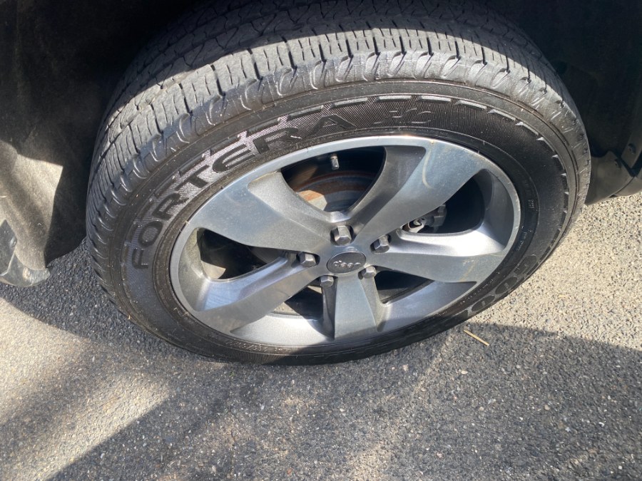 2014 Jeep Grand Cherokee 4WD 4dr Laredo, available for sale in Middle Village, New York | Middle Village Motors . Middle Village, New York 2014 Jeep Grand Cherokee 4WD 4dr Laredo, available for sale in Middle Village, New York | Middle Village Motors . Middle Village, New York