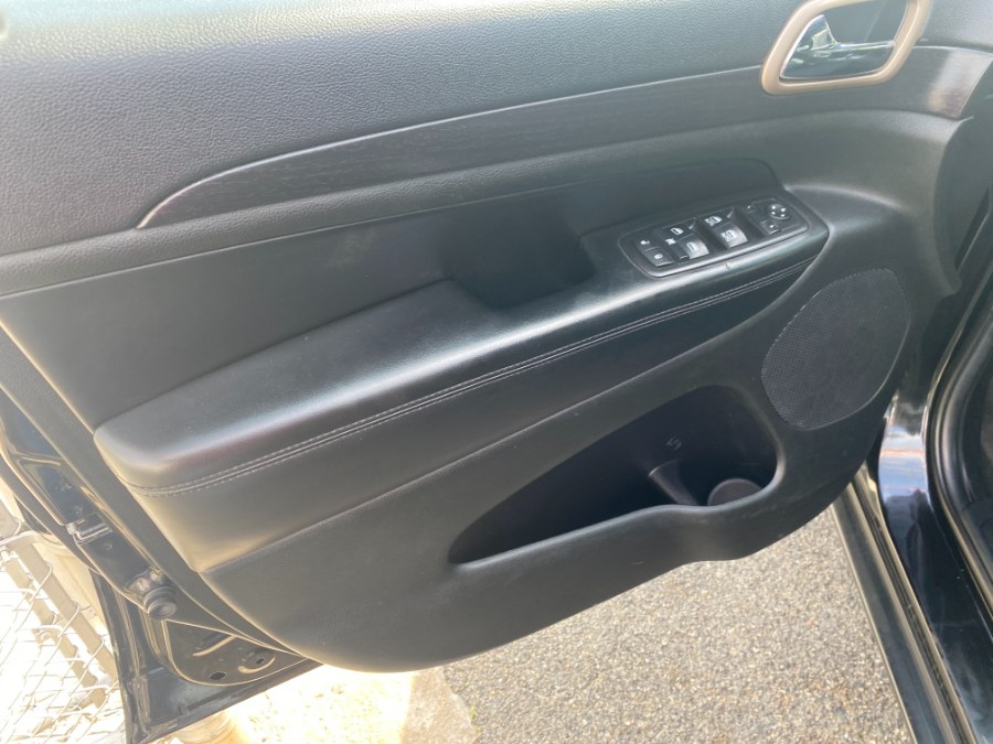 2014 Jeep Grand Cherokee 4WD 4dr Laredo, available for sale in Middle Village, New York | Middle Village Motors . Middle Village, New York 2014 Jeep Grand Cherokee 4WD 4dr Laredo, available for sale in Middle Village, New York | Middle Village Motors . Middle Village, New York