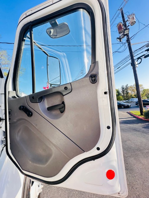 2017 Freightliner M2 106 26 FEET DRY BOX + CUMMINS ENGINE + RAMP + NO CDL, available for sale in South Amboy, New Jersey | NJ Truck Spot. South Amboy, New Jersey 2017 Freightliner M2 106 26 FEET DRY BOX + CUMMINS ENGINE + RAMP + NO CDL, available for sale in South Amboy, New Jersey | NJ Truck Spot. South Amboy, New Jersey