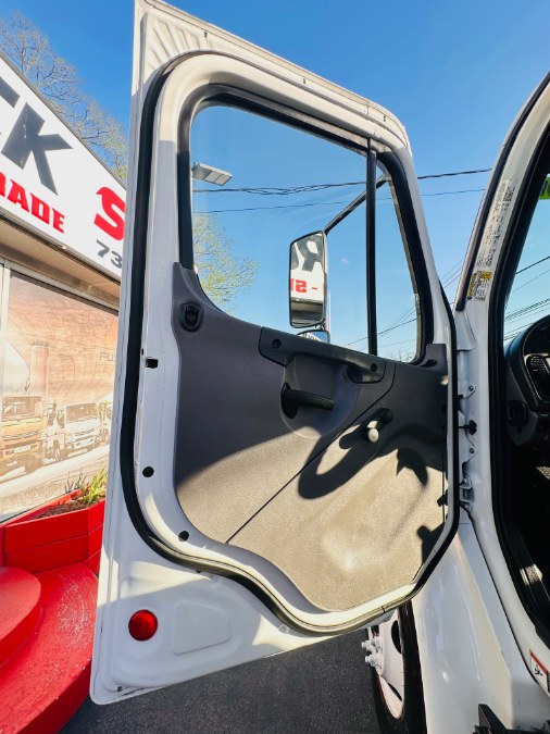 2017 Freightliner M2 106 26 FEET DRY BOX + CUMMINS ENGINE + RAMP + NO CDL, available for sale in South Amboy, New Jersey | NJ Truck Spot. South Amboy, New Jersey 2017 Freightliner M2 106 26 FEET DRY BOX + CUMMINS ENGINE + RAMP + NO CDL, available for sale in South Amboy, New Jersey | NJ Truck Spot. South Amboy, New Jersey