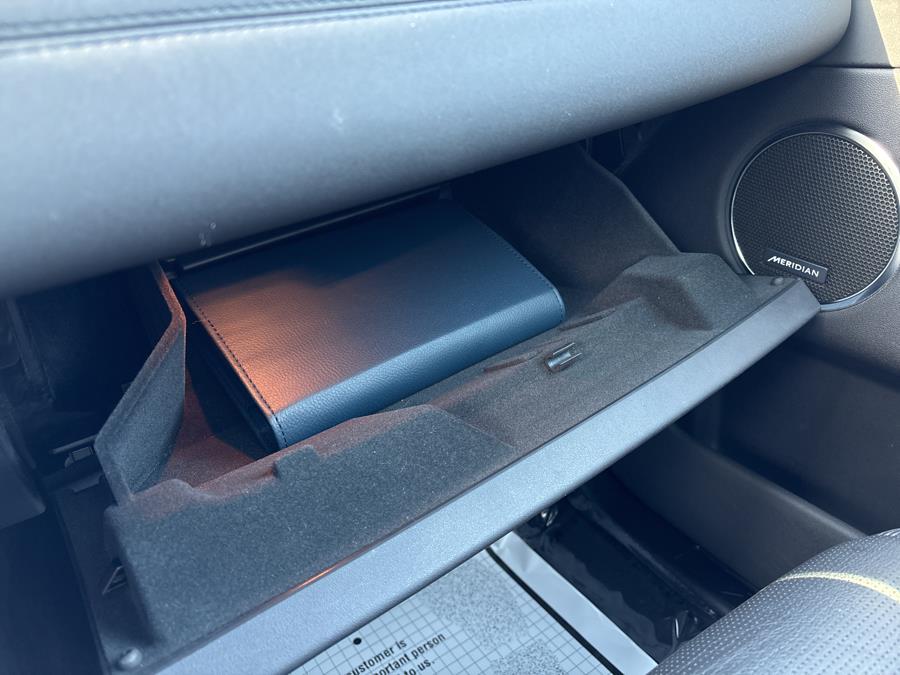 2022 Land Rover Discovery Sport SE 4WD, available for sale in Old Saybrook, Connecticut | Saybrook Auto Barn. Old Saybrook, Connecticut 2022 Land Rover Discovery Sport SE 4WD, available for sale in Old Saybrook, Connecticut | Saybrook Auto Barn. Old Saybrook, Connecticut