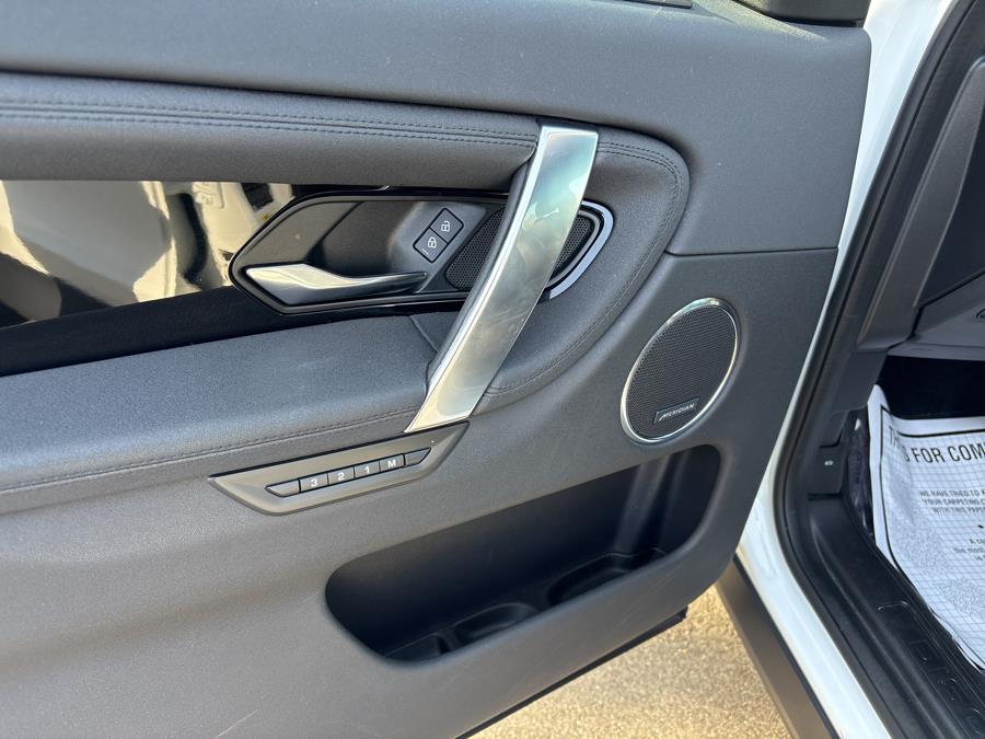 2022 Land Rover Discovery Sport SE 4WD, available for sale in Old Saybrook, Connecticut | Saybrook Auto Barn. Old Saybrook, Connecticut 2022 Land Rover Discovery Sport SE 4WD, available for sale in Old Saybrook, Connecticut | Saybrook Auto Barn. Old Saybrook, Connecticut