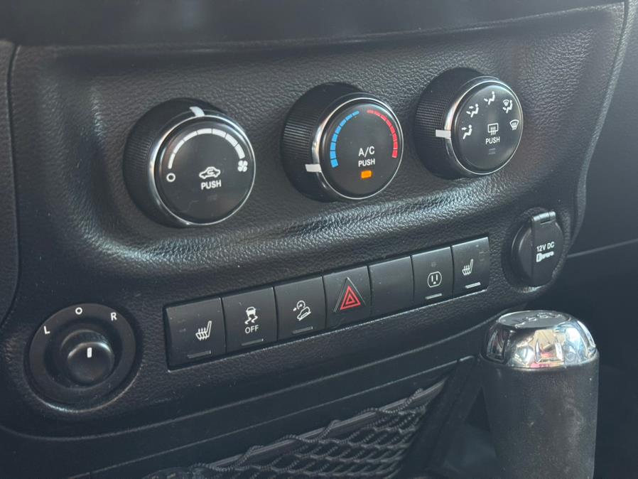2017 Jeep Wrangler Unlimited 4WD 4dr Rubicon, available for sale in Linden, New Jersey | Champion Used Auto Sales. Linden, New Jersey 2017 Jeep Wrangler Unlimited 4WD 4dr Rubicon, available for sale in Linden, New Jersey | Champion Used Auto Sales. Linden, New Jersey