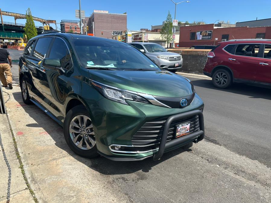 2022 Toyota Sienna XLE FWD 8-Passenger (Natl), available for sale in Brooklyn, New York | Brooklyn Auto Mall LLC. Brooklyn, New York 2022 Toyota Sienna XLE FWD 8-Passenger (Natl), available for sale in Brooklyn, New York | Brooklyn Auto Mall LLC. Brooklyn, New York