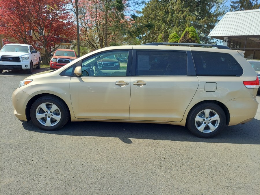 2014 Toyota Sienna 5dr 8-Pass Van V6 LE FWD (Natl), available for sale in East Windsor, Connecticut | United Auto Sales of E Windsor, Inc. East Windsor, Connecticut 2014 Toyota Sienna 5dr 8-Pass Van V6 LE FWD (Natl), available for sale in East Windsor, Connecticut | United Auto Sales of E Windsor, Inc. East Windsor, Connecticut