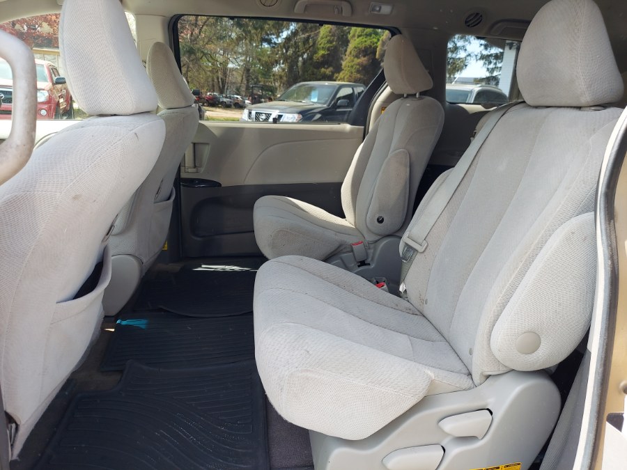 2014 Toyota Sienna 5dr 8-Pass Van V6 LE FWD (Natl), available for sale in East Windsor, Connecticut | United Auto Sales of E Windsor, Inc. East Windsor, Connecticut 2014 Toyota Sienna 5dr 8-Pass Van V6 LE FWD (Natl), available for sale in East Windsor, Connecticut | United Auto Sales of E Windsor, Inc. East Windsor, Connecticut