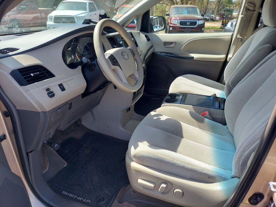 2014 Toyota Sienna 5dr 8-Pass Van V6 LE FWD (Natl), available for sale in East Windsor, Connecticut | United Auto Sales of E Windsor, Inc. East Windsor, Connecticut 2014 Toyota Sienna 5dr 8-Pass Van V6 LE FWD (Natl), available for sale in East Windsor, Connecticut | United Auto Sales of E Windsor, Inc. East Windsor, Connecticut