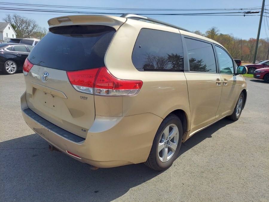 2014 Toyota Sienna 5dr 8-Pass Van V6 LE FWD (Natl), available for sale in East Windsor, Connecticut | United Auto Sales of E Windsor, Inc. East Windsor, Connecticut 2014 Toyota Sienna 5dr 8-Pass Van V6 LE FWD (Natl), available for sale in East Windsor, Connecticut | United Auto Sales of E Windsor, Inc. East Windsor, Connecticut