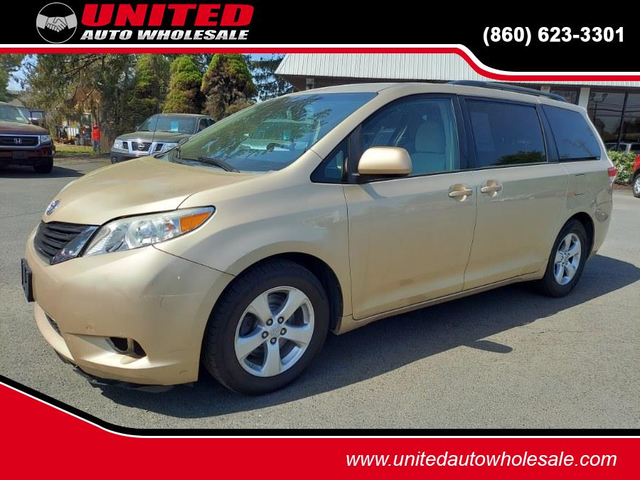 Used 2014 Toyota Sienna in East Windsor, Connecticut | United Auto Sales of E Windsor, Inc. East Windsor, Connecticut