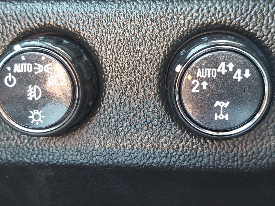 2017 Chevrolet Colorado 4WD Ext Cab 128.3" Z71, available for sale in East Windsor, Connecticut | United Auto Sales of E Windsor, Inc. East Windsor, Connecticut 2017 Chevrolet Colorado 4WD Ext Cab 128.3" Z71, available for sale in East Windsor, Connecticut | United Auto Sales of E Windsor, Inc. East Windsor, Connecticut