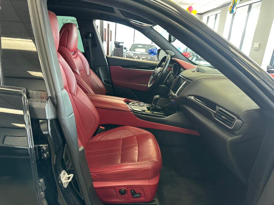 2018 Maserati Levante GranSport 3.0L, available for sale in Inwood, New York | 5 Towns Drive. Inwood, New York 2018 Maserati Levante GranSport 3.0L, available for sale in Inwood, New York | 5 Towns Drive. Inwood, New York