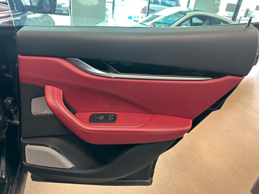 2018 Maserati Levante GranSport 3.0L, available for sale in Inwood, New York | 5 Towns Drive. Inwood, New York 2018 Maserati Levante GranSport 3.0L, available for sale in Inwood, New York | 5 Towns Drive. Inwood, New York