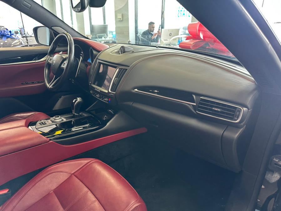 2018 Maserati Levante GranSport 3.0L, available for sale in Inwood, New York | 5 Towns Drive. Inwood, New York 2018 Maserati Levante GranSport 3.0L, available for sale in Inwood, New York | 5 Towns Drive. Inwood, New York