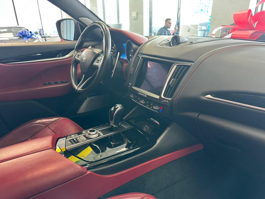 2018 Maserati Levante GranSport 3.0L, available for sale in Inwood, New York | 5 Towns Drive. Inwood, New York 2018 Maserati Levante GranSport 3.0L, available for sale in Inwood, New York | 5 Towns Drive. Inwood, New York