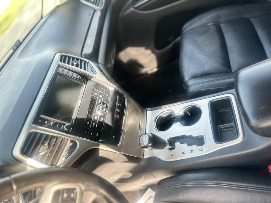 2012 Jeep Grand Cherokee 4WD 4dr Laredo, available for sale in Springfield, Massachusetts | Auto Globe LLC. Springfield, Massachusetts 2012 Jeep Grand Cherokee 4WD 4dr Laredo, available for sale in Springfield, Massachusetts | Auto Globe LLC. Springfield, Massachusetts