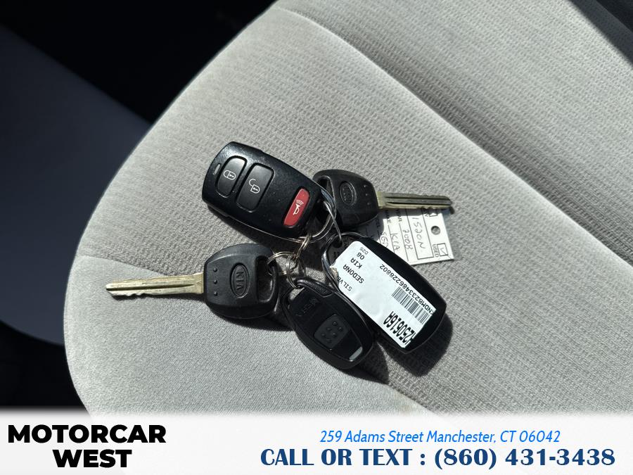 2008 Kia Sedona 4dr LWB LX, available for sale in Manchester, Connecticut | Motorcar West. Manchester, Connecticut 2008 Kia Sedona 4dr LWB LX, available for sale in Manchester, Connecticut | Motorcar West. Manchester, Connecticut