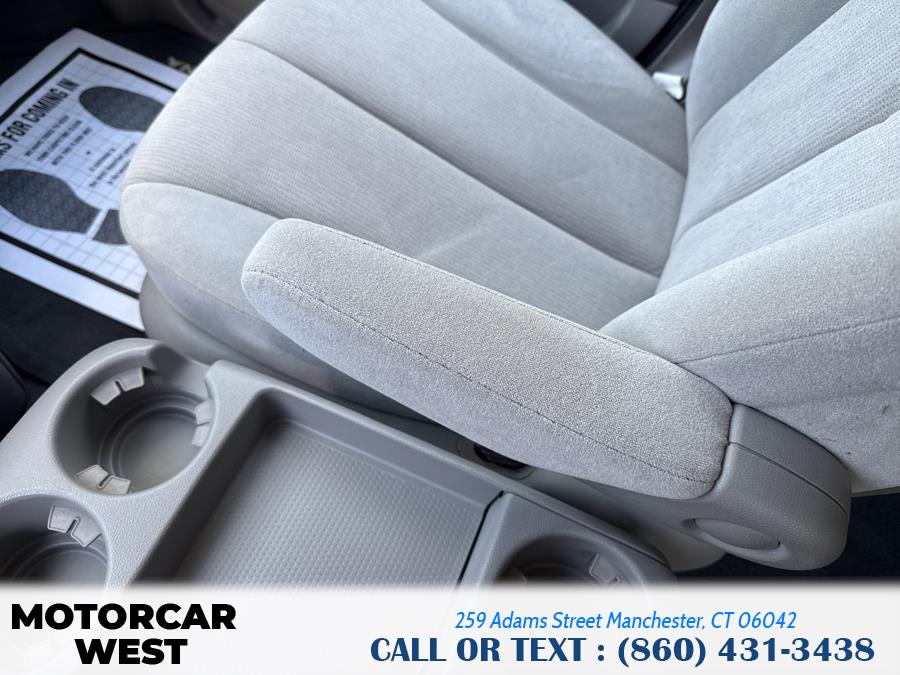 2008 Kia Sedona 4dr LWB LX, available for sale in Manchester, Connecticut | Motorcar West. Manchester, Connecticut 2008 Kia Sedona 4dr LWB LX, available for sale in Manchester, Connecticut | Motorcar West. Manchester, Connecticut
