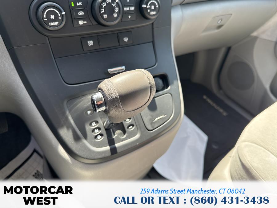 2008 Kia Sedona 4dr LWB LX, available for sale in Manchester, Connecticut | Motorcar West. Manchester, Connecticut 2008 Kia Sedona 4dr LWB LX, available for sale in Manchester, Connecticut | Motorcar West. Manchester, Connecticut
