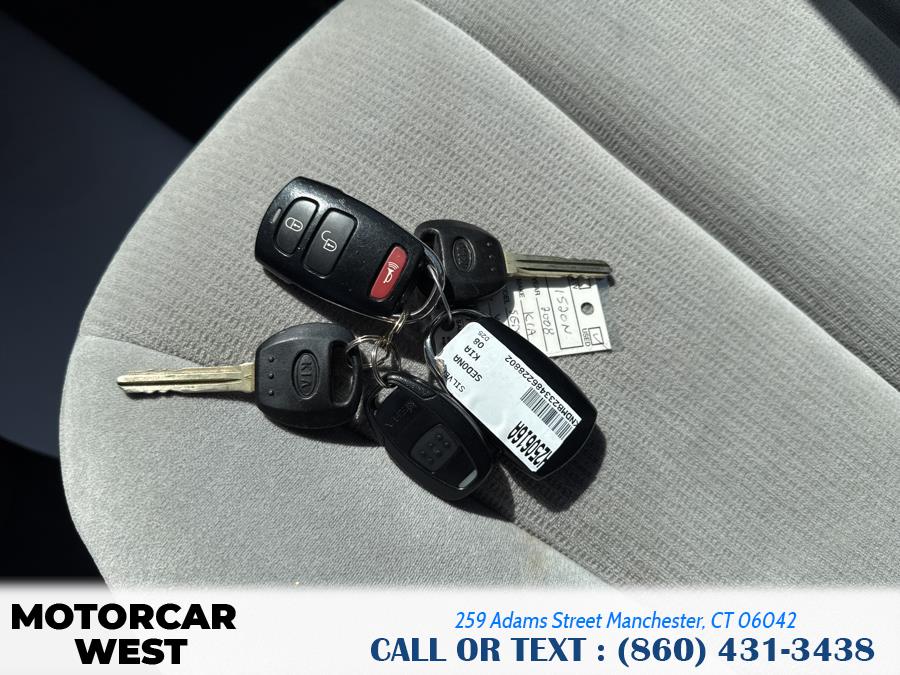 2008 Kia Sedona 4dr LWB LX, available for sale in Manchester, Connecticut | Motorcar West. Manchester, Connecticut 2008 Kia Sedona 4dr LWB LX, available for sale in Manchester, Connecticut | Motorcar West. Manchester, Connecticut