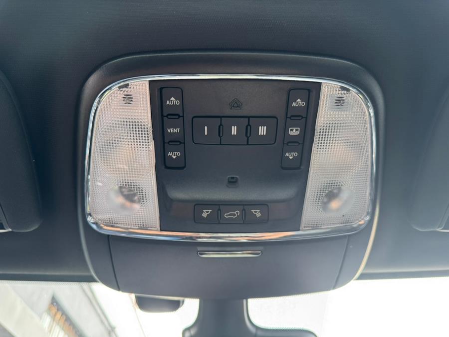 2018 Jeep Grand Cherokee Overland 4x4, available for sale in Irvington, New Jersey | Elis Motors Corp. Irvington, New Jersey 2018 Jeep Grand Cherokee Overland 4x4, available for sale in Irvington, New Jersey | Elis Motors Corp. Irvington, New Jersey