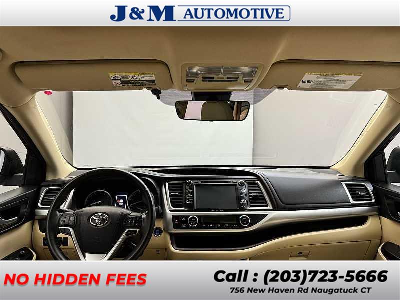 2018 Toyota Highlander XLE, available for sale in Naugatuck, Connecticut | J&M Automotive Sls&Svc LLC. Naugatuck, Connecticut 2018 Toyota Highlander XLE, available for sale in Naugatuck, Connecticut | J&M Automotive Sls&Svc LLC. Naugatuck, Connecticut