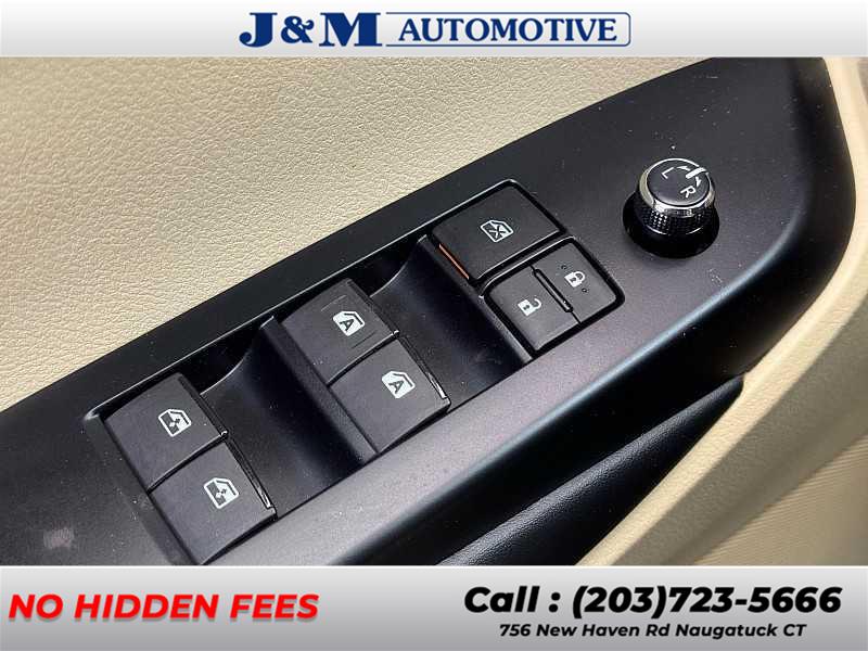 2018 Toyota Highlander XLE, available for sale in Naugatuck, Connecticut | J&M Automotive Sls&Svc LLC. Naugatuck, Connecticut 2018 Toyota Highlander XLE, available for sale in Naugatuck, Connecticut | J&M Automotive Sls&Svc LLC. Naugatuck, Connecticut