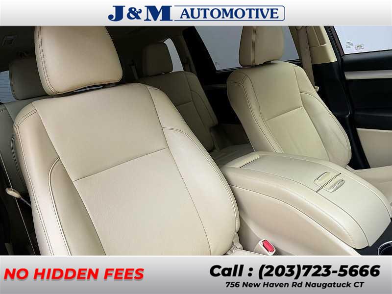 2018 Toyota Highlander XLE, available for sale in Naugatuck, Connecticut | J&M Automotive Sls&Svc LLC. Naugatuck, Connecticut 2018 Toyota Highlander XLE, available for sale in Naugatuck, Connecticut | J&M Automotive Sls&Svc LLC. Naugatuck, Connecticut