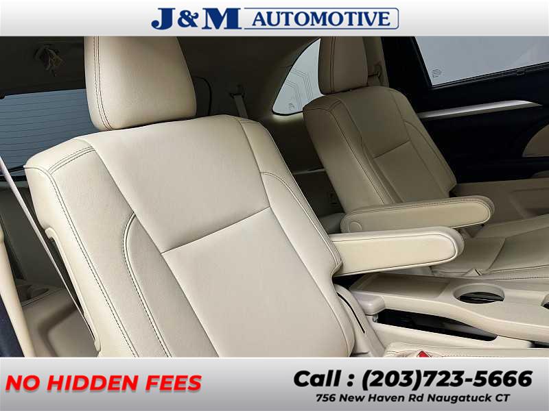 2018 Toyota Highlander XLE, available for sale in Naugatuck, Connecticut | J&M Automotive Sls&Svc LLC. Naugatuck, Connecticut 2018 Toyota Highlander XLE, available for sale in Naugatuck, Connecticut | J&M Automotive Sls&Svc LLC. Naugatuck, Connecticut