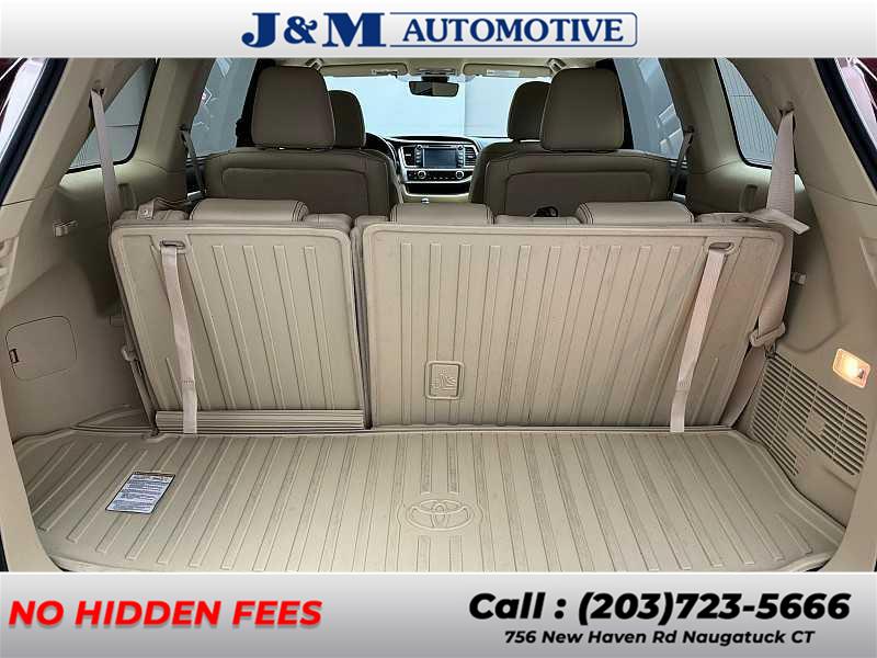 2018 Toyota Highlander XLE, available for sale in Naugatuck, Connecticut | J&M Automotive Sls&Svc LLC. Naugatuck, Connecticut 2018 Toyota Highlander XLE, available for sale in Naugatuck, Connecticut | J&M Automotive Sls&Svc LLC. Naugatuck, Connecticut
