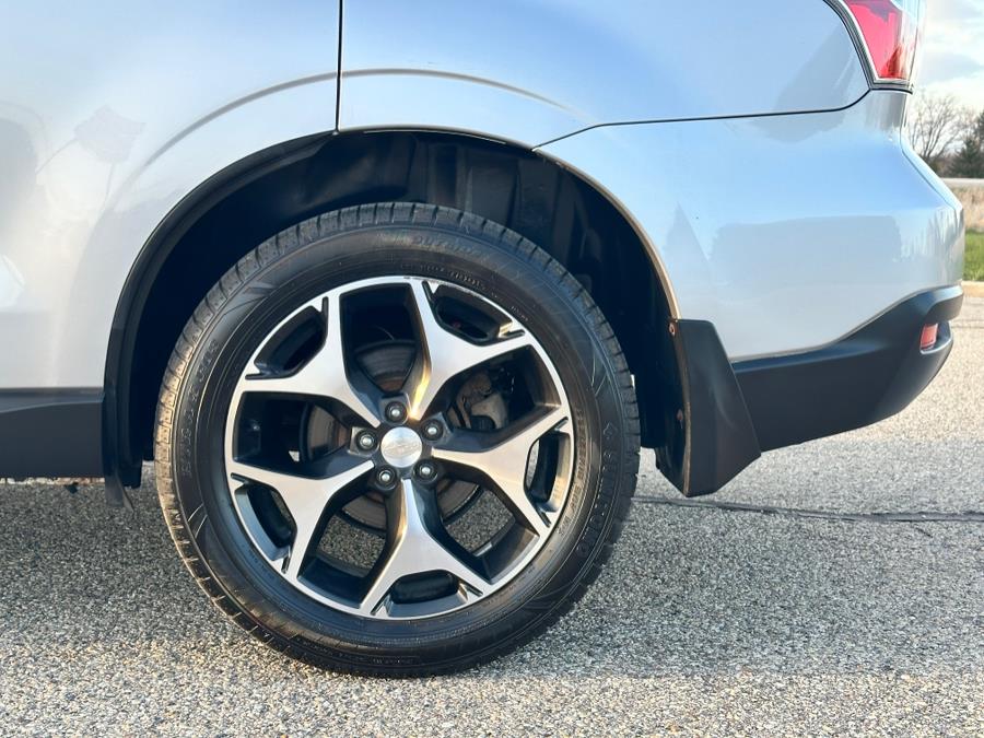 2016 Subaru Forester 2.0XT Touring photo 11