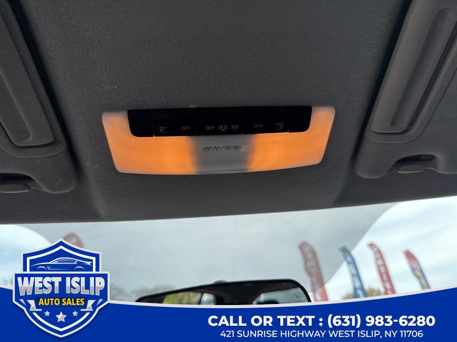 2019 Nissan Kicks SR FWD, available for sale in West Islip, New York | West Islip Auto Sales. West Islip, New York 2019 Nissan Kicks SR FWD, available for sale in West Islip, New York | West Islip Auto Sales. West Islip, New York