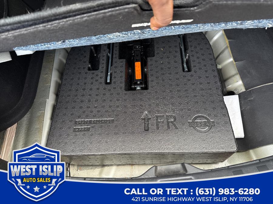 2019 Nissan Kicks SR FWD, available for sale in West Islip, New York | West Islip Auto Sales. West Islip, New York 2019 Nissan Kicks SR FWD, available for sale in West Islip, New York | West Islip Auto Sales. West Islip, New York