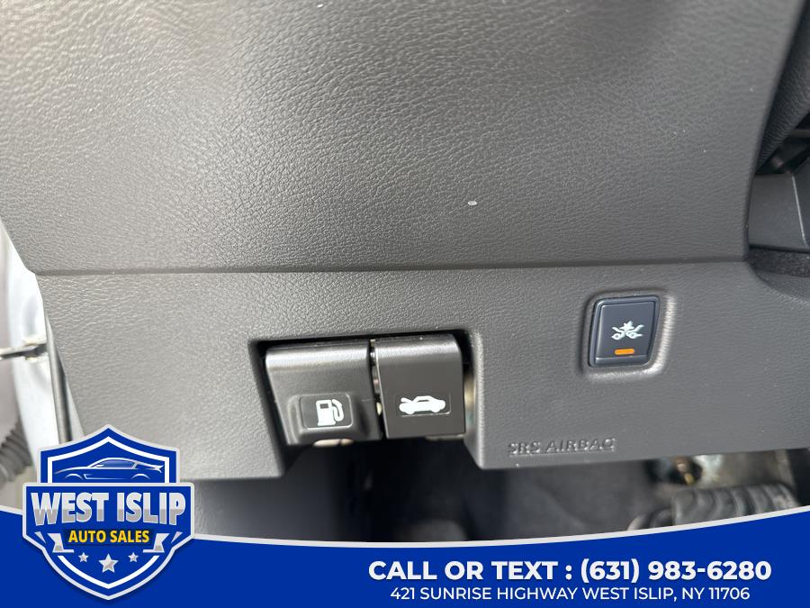 2019 Nissan Kicks SR FWD, available for sale in West Islip, New York | West Islip Auto Sales. West Islip, New York 2019 Nissan Kicks SR FWD, available for sale in West Islip, New York | West Islip Auto Sales. West Islip, New York