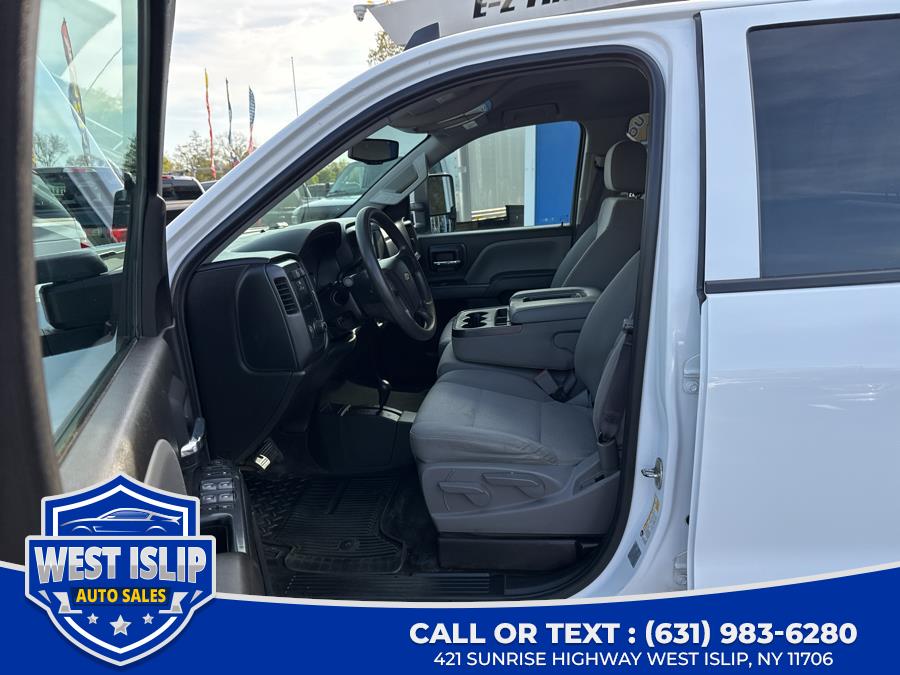 2017 Chevrolet Silverado 1500 4WD Double Cab 143.5" Custom, available for sale in West Islip, New York | West Islip Auto Sales. West Islip, New York 2017 Chevrolet Silverado 1500 4WD Double Cab 143.5" Custom, available for sale in West Islip, New York | West Islip Auto Sales. West Islip, New York