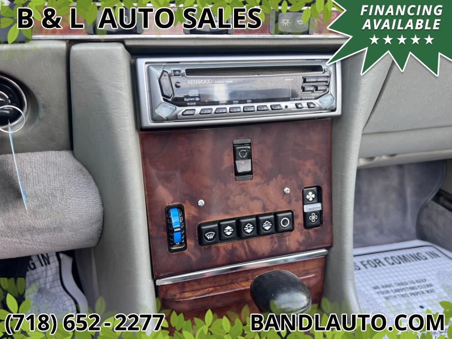 1986 Mercedes-Benz 560SL 2dr Roadster, available for sale in Bronx, New York | B & L Auto Sales LLC. Bronx, New York 1986 Mercedes-Benz 560SL 2dr Roadster, available for sale in Bronx, New York | B & L Auto Sales LLC. Bronx, New York
