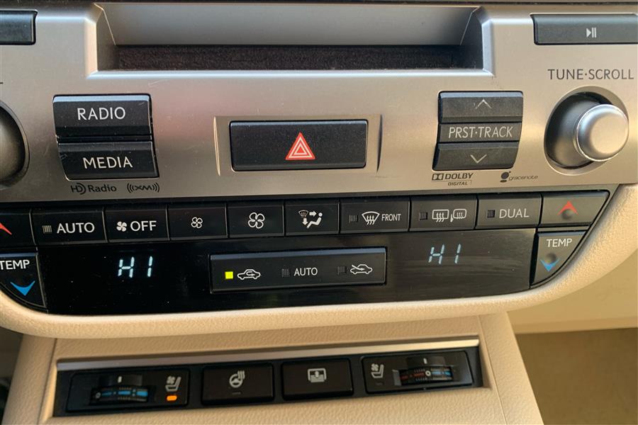 2014 Lexus ES 350 4dr Sdn, available for sale in Lindenhurst, New York | Power Motor Group. Lindenhurst, New York 2014 Lexus ES 350 4dr Sdn, available for sale in Lindenhurst, New York | Power Motor Group. Lindenhurst, New York