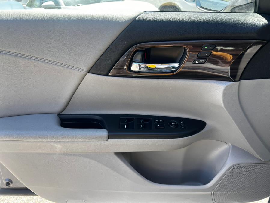 2017 Honda Accord Sedan EX-L CVT w/Navi & Honda Sensing, available for sale in Worcester, Massachusetts | Sophia's Auto Sales Inc. Worcester, Massachusetts 2017 Honda Accord Sedan EX-L CVT w/Navi & Honda Sensing, available for sale in Worcester, Massachusetts | Sophia's Auto Sales Inc. Worcester, Massachusetts