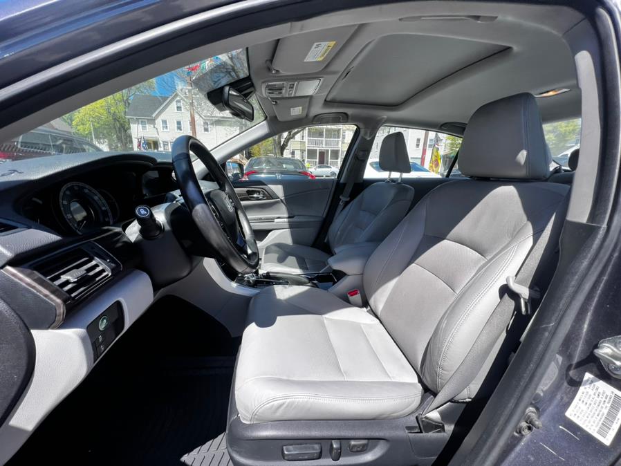 2017 Honda Accord Sedan EX-L CVT w/Navi & Honda Sensing, available for sale in Worcester, Massachusetts | Sophia's Auto Sales Inc. Worcester, Massachusetts 2017 Honda Accord Sedan EX-L CVT w/Navi & Honda Sensing, available for sale in Worcester, Massachusetts | Sophia's Auto Sales Inc. Worcester, Massachusetts