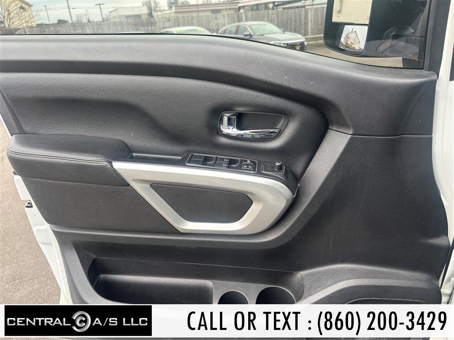 2017 Nissan Titan 4x4 Crew Cab PRO-4X, available for sale in East Windsor, Connecticut | Central A/S LLC. East Windsor, Connecticut 2017 Nissan Titan 4x4 Crew Cab PRO-4X, available for sale in East Windsor, Connecticut | Central A/S LLC. East Windsor, Connecticut