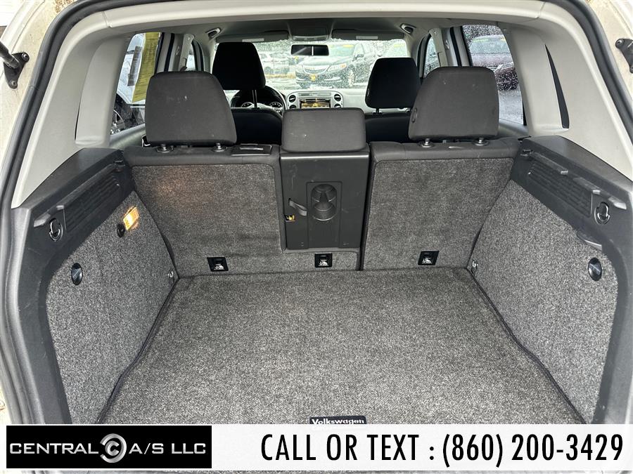 2013 Volkswagen Tiguan 4WD 4dr Auto SE, available for sale in East Windsor, Connecticut | Central A/S LLC. East Windsor, Connecticut 2013 Volkswagen Tiguan 4WD 4dr Auto SE, available for sale in East Windsor, Connecticut | Central A/S LLC. East Windsor, Connecticut