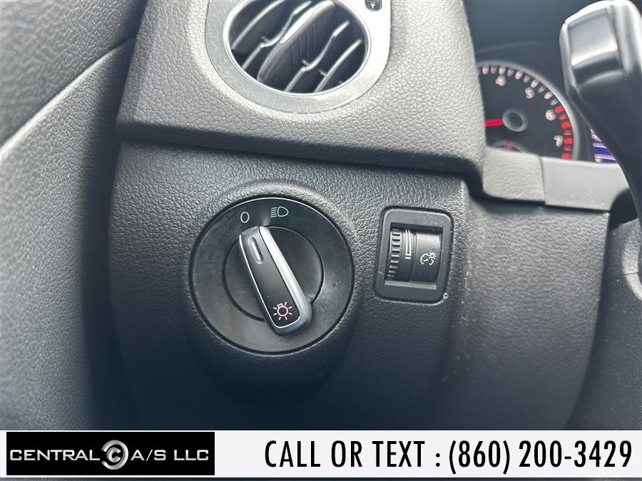2013 Volkswagen Tiguan 4WD 4dr Auto SE, available for sale in East Windsor, Connecticut | Central A/S LLC. East Windsor, Connecticut 2013 Volkswagen Tiguan 4WD 4dr Auto SE, available for sale in East Windsor, Connecticut | Central A/S LLC. East Windsor, Connecticut