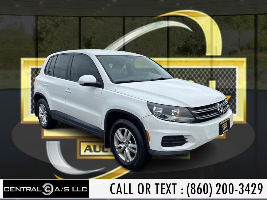 2013 Volkswagen Tiguan 4WD 4dr Auto SE, available for sale in East Windsor, Connecticut | Central A/S LLC. East Windsor, Connecticut 2013 Volkswagen Tiguan 4WD 4dr Auto SE, available for sale in East Windsor, Connecticut | Central A/S LLC. East Windsor, Connecticut
