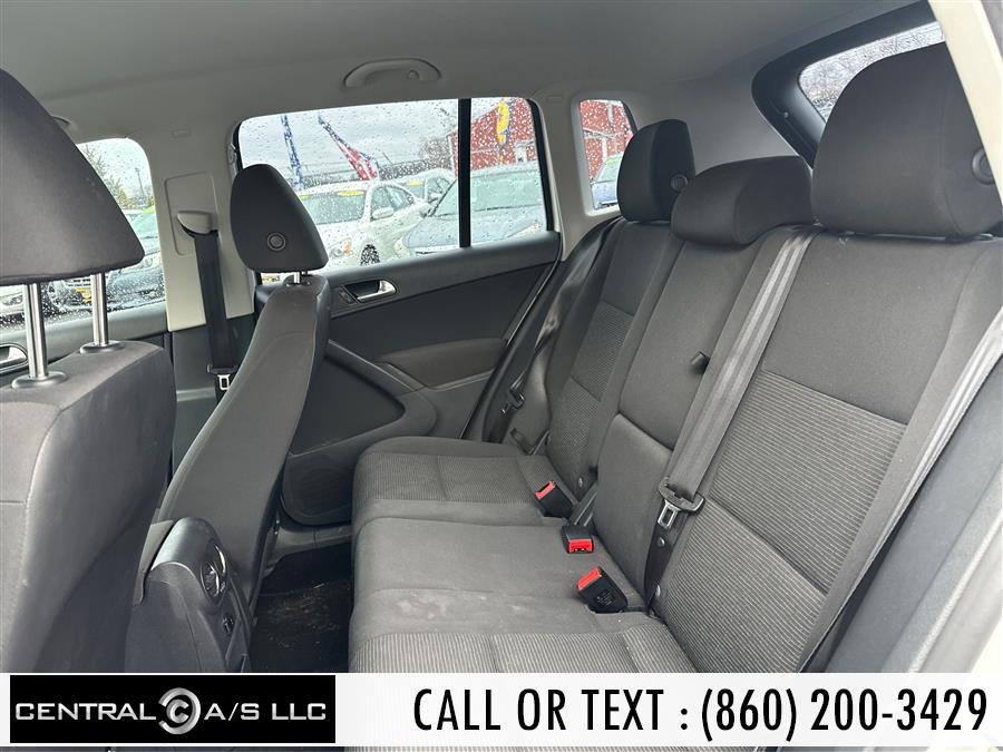 2013 Volkswagen Tiguan 4WD 4dr Auto SE, available for sale in East Windsor, Connecticut | Central A/S LLC. East Windsor, Connecticut 2013 Volkswagen Tiguan 4WD 4dr Auto SE, available for sale in East Windsor, Connecticut | Central A/S LLC. East Windsor, Connecticut