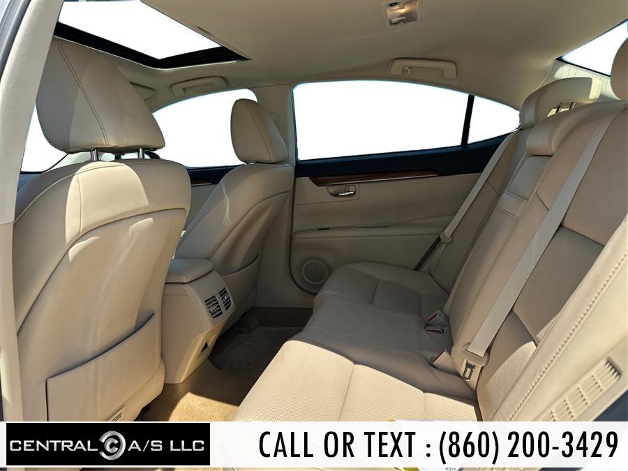 2013 Lexus ES 300h 4dr Sdn Hybrid, available for sale in East Windsor, Connecticut | Central A/S LLC. East Windsor, Connecticut 2013 Lexus ES 300h 4dr Sdn Hybrid, available for sale in East Windsor, Connecticut | Central A/S LLC. East Windsor, Connecticut