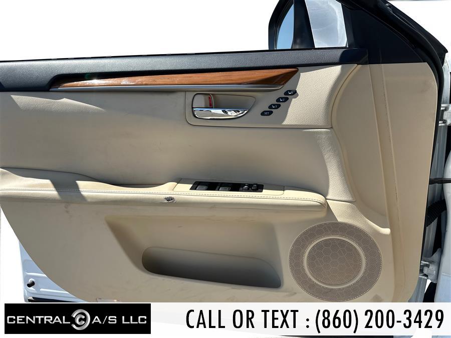 2013 Lexus ES 300h 4dr Sdn Hybrid, available for sale in East Windsor, Connecticut | Central A/S LLC. East Windsor, Connecticut 2013 Lexus ES 300h 4dr Sdn Hybrid, available for sale in East Windsor, Connecticut | Central A/S LLC. East Windsor, Connecticut