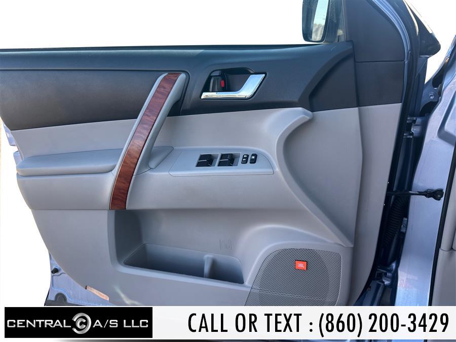 2010 Toyota Highlander 4WD 4dr V6 Limited, available for sale in East Windsor, Connecticut | Central A/S LLC. East Windsor, Connecticut 2010 Toyota Highlander 4WD 4dr V6 Limited, available for sale in East Windsor, Connecticut | Central A/S LLC. East Windsor, Connecticut